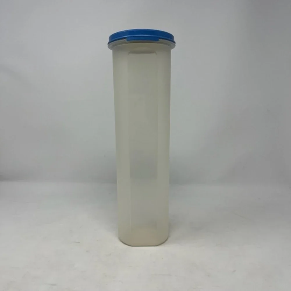 Tupperware Spaghetti 1661 with Blue Lid and Insert 4‎ 3/4 Cups Made in USA